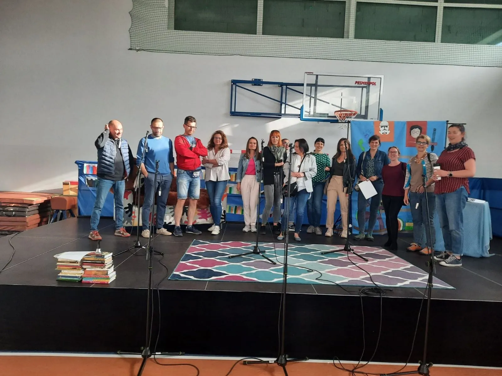 Występ na mobilnej scenie